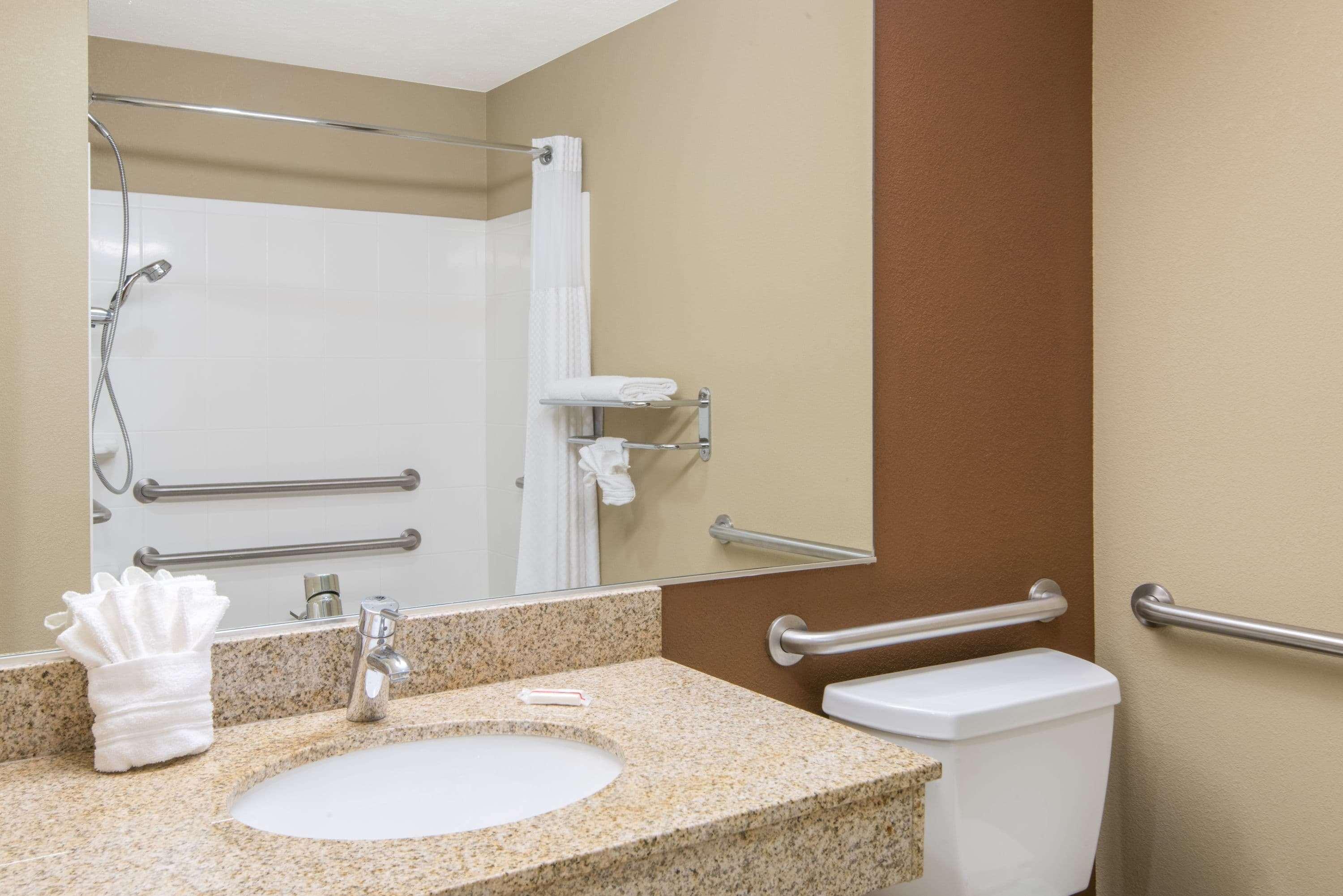 Microtel Inn And Suites North Canton Εξωτερικό φωτογραφία