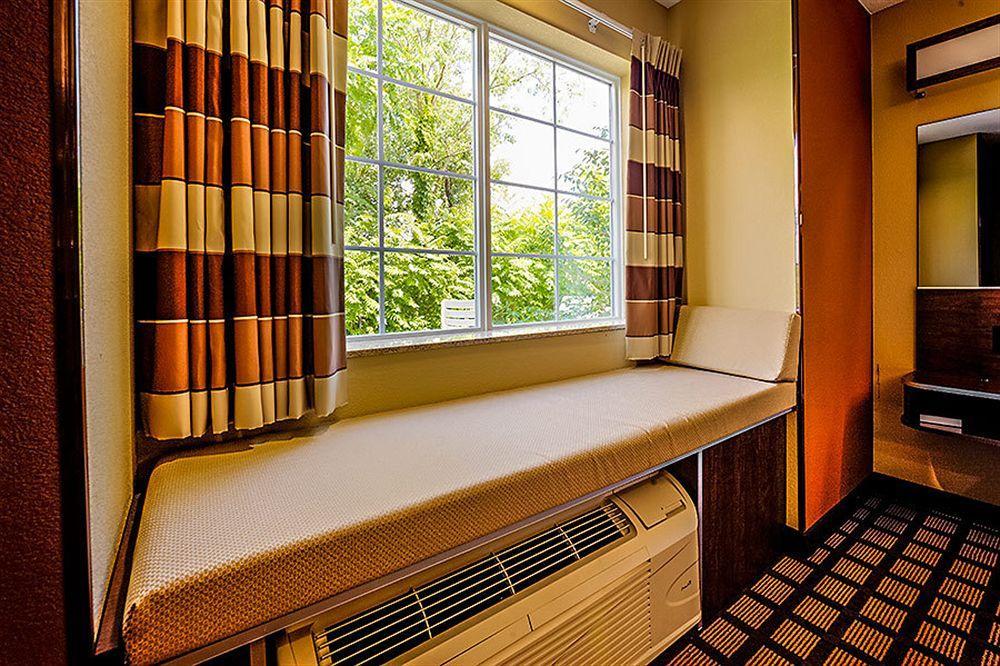Microtel Inn And Suites North Canton Εξωτερικό φωτογραφία