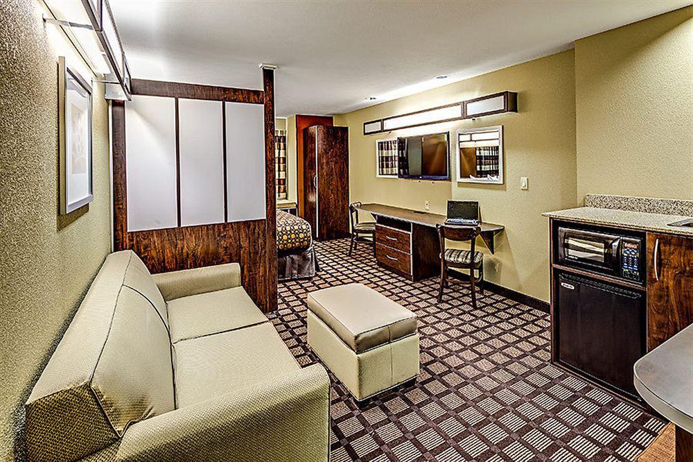 Microtel Inn And Suites North Canton Εξωτερικό φωτογραφία